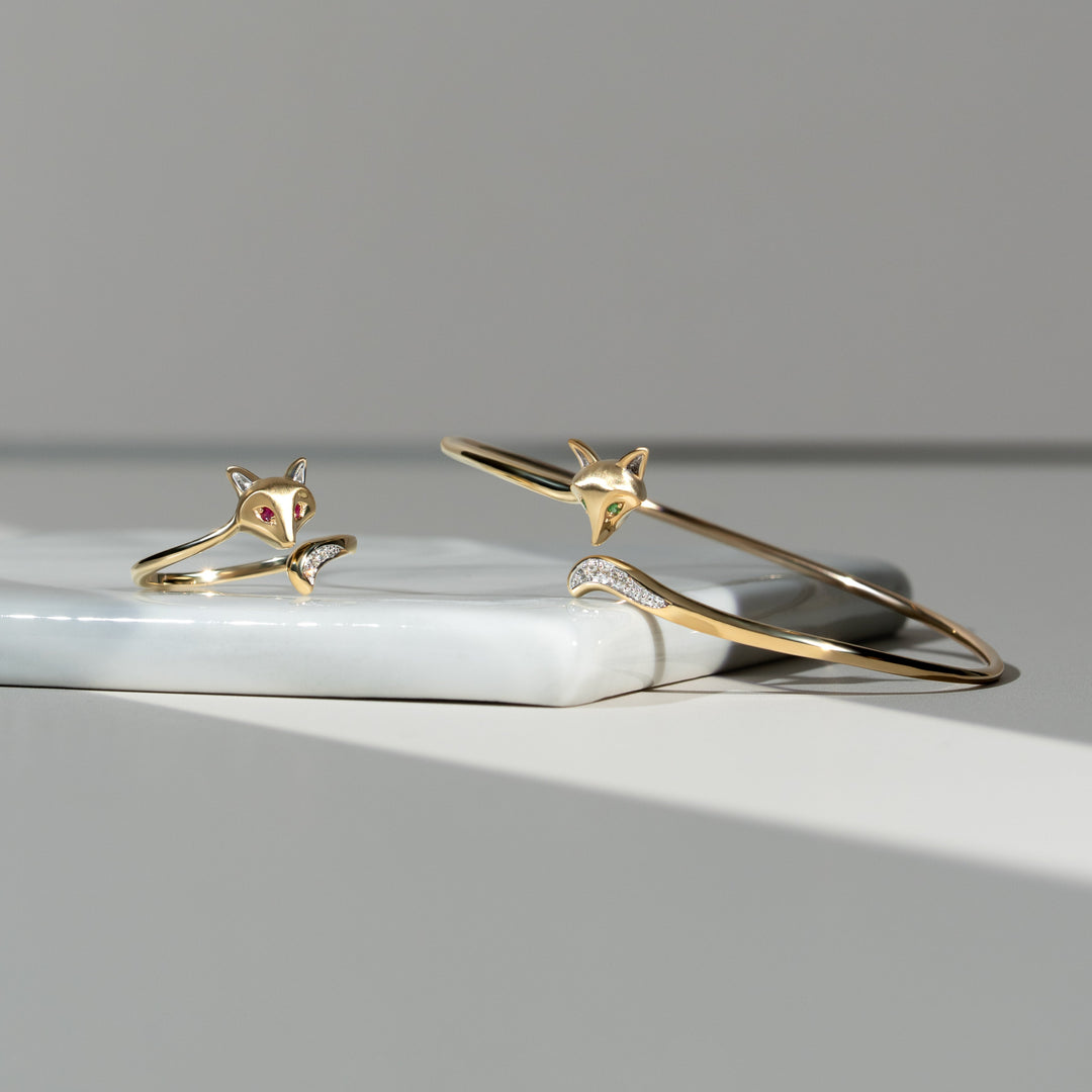 Gardenia Tsavorite & White Sapphire Fox Bangle In 9ct Yellow Gold
