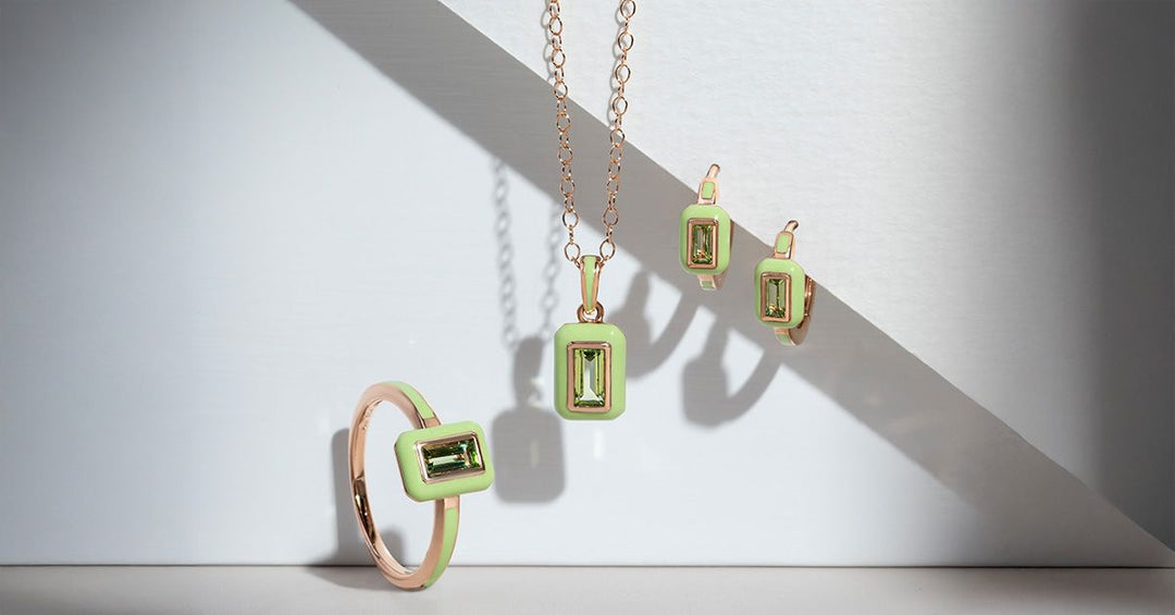 Peridot jewellery in gold or silver: which suits your style?