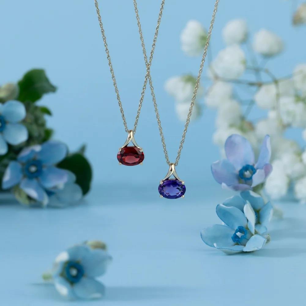 Classic Oval Amethyst Pendant Necklace in 9ct Yellow Gold 7x5mm