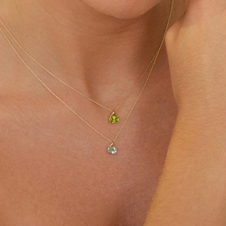 Classic Oval Peridot Pendant Necklace in 9ct Yellow Gold 7x5mm