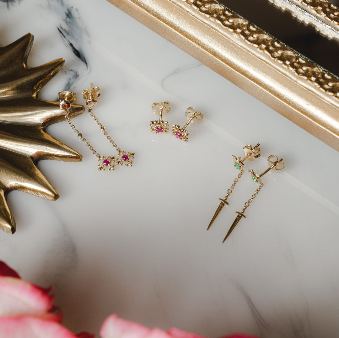 132E2678019 ECFEW™ Ruby Fleur De Lis Dangle Drop Earrings In 9ct Yellow Gold 4