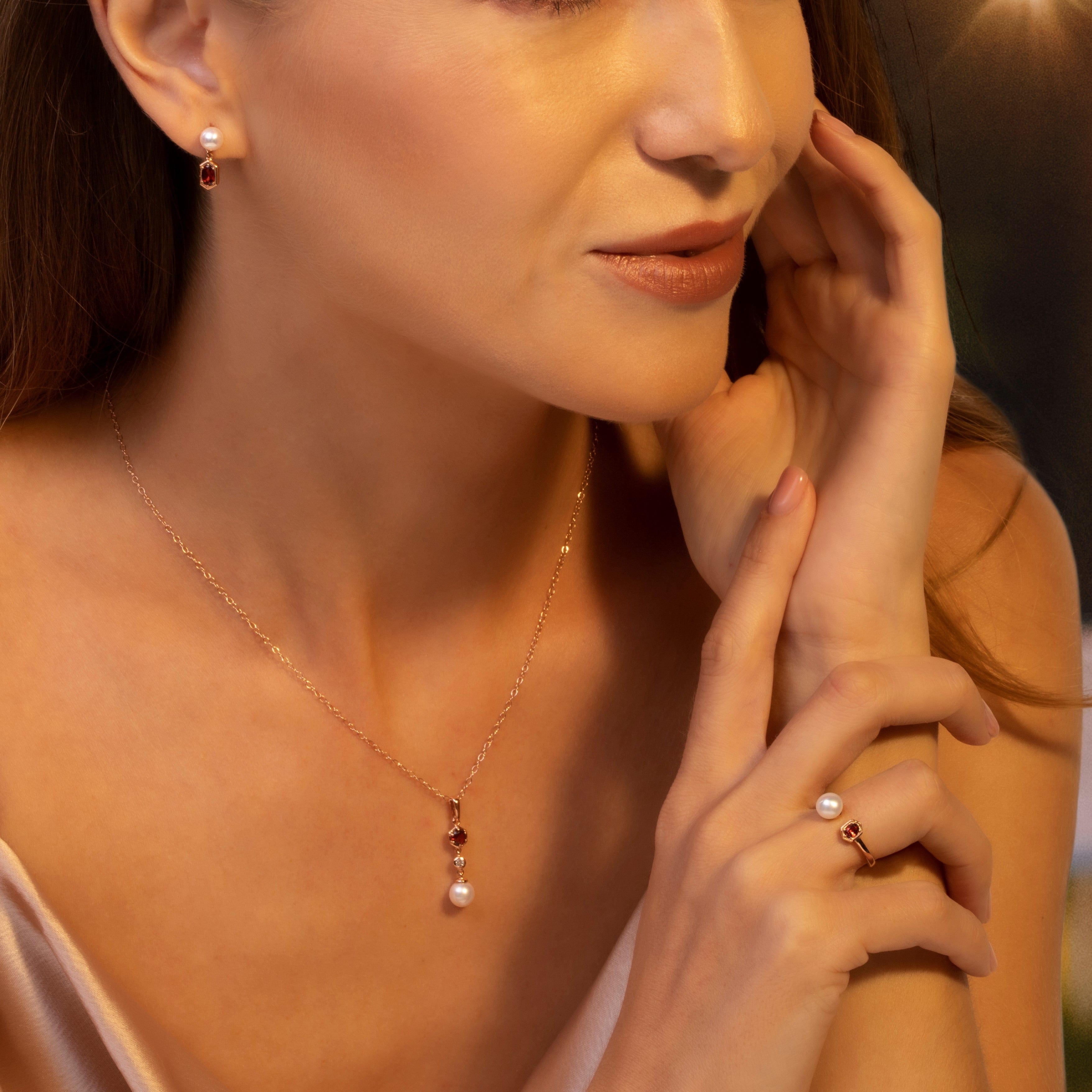 270E030407925-270R058908925 Modern Pearl & Garnet Earring & Ring Set in Rose Gold Plated Silver 2